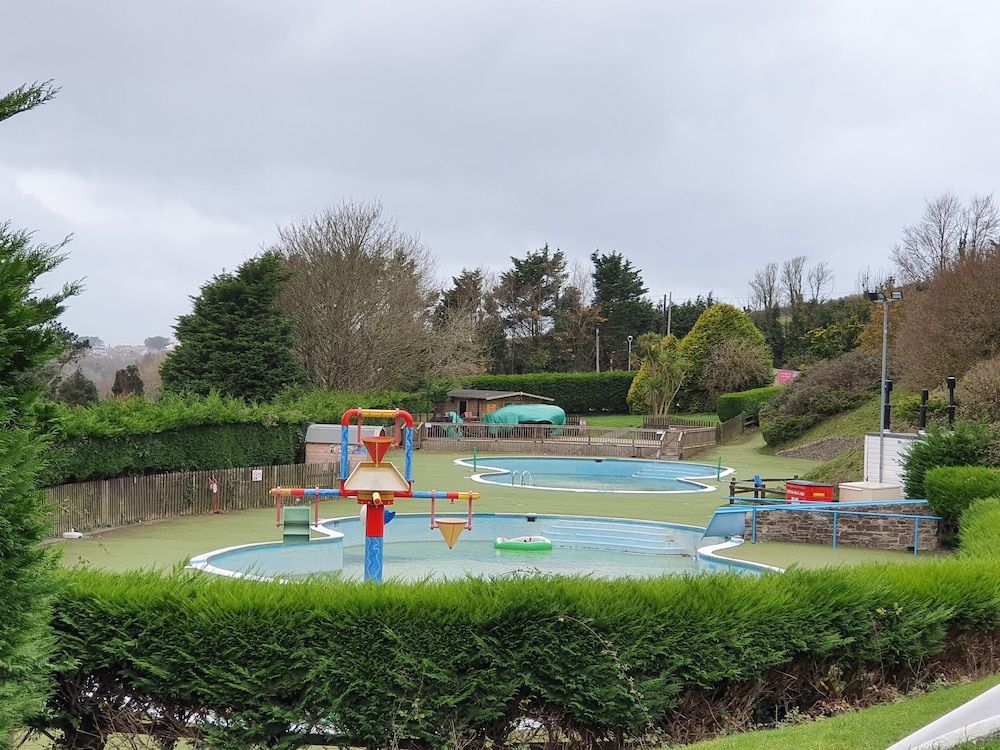 undefined 3 Bedroom Caravan, Sleeps 8, at Parkdean Newquay Holiday Park 8