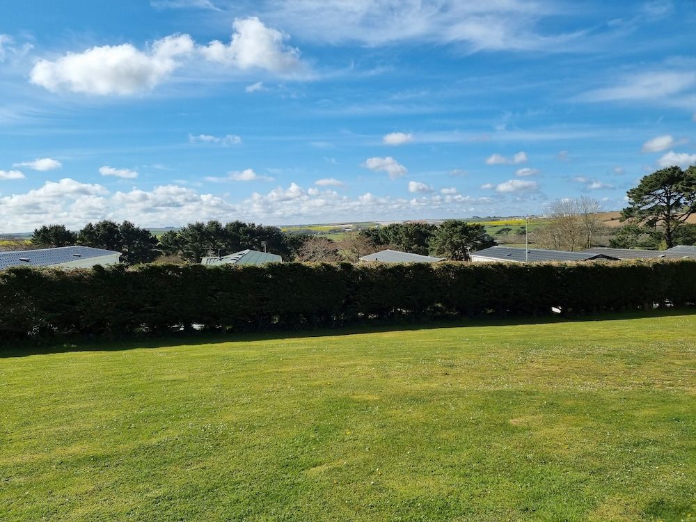 undefined 3 Bedroom Caravan, Sleeps 8, at Parkdean Newquay Holiday Park 5