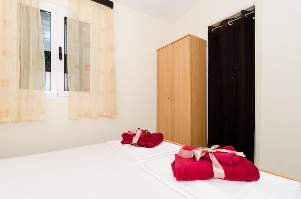 undefined Apartments Paula 7