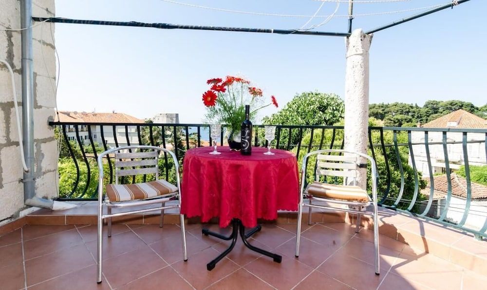 undefined Apartments Paula 2