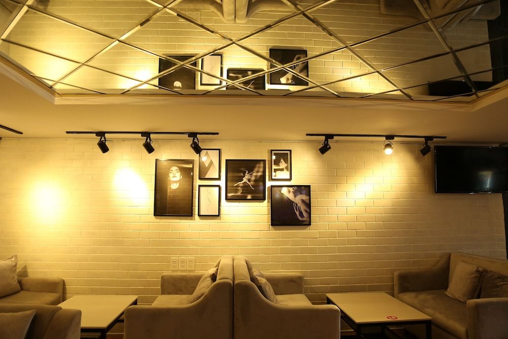 undefined Hong Bao Thach Hotel 8