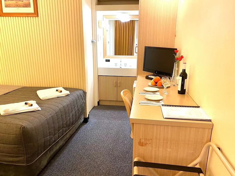 Gateway Motor Inn Twin Shared Room 5