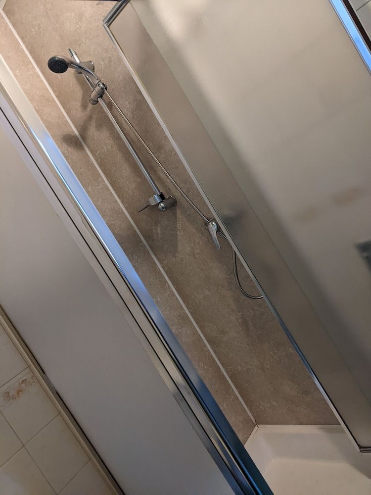 The Linden Tree Superior Double Room, Ensuite 2