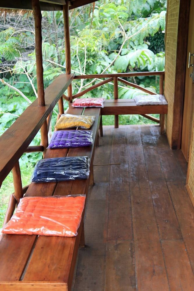 Ronia Mountain Villa Lembang Rumah Panggung 2
