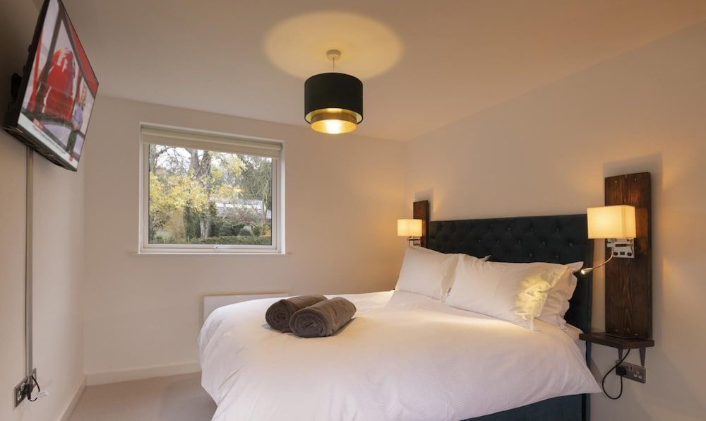 undefined CH Apt 12 2bed in Bath 5