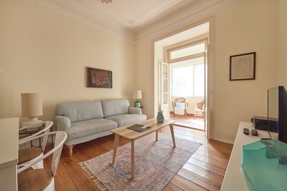 Renovated Spacious Baixa Apartment, By TimeCooler Apartment, 4 Bedrooms 30