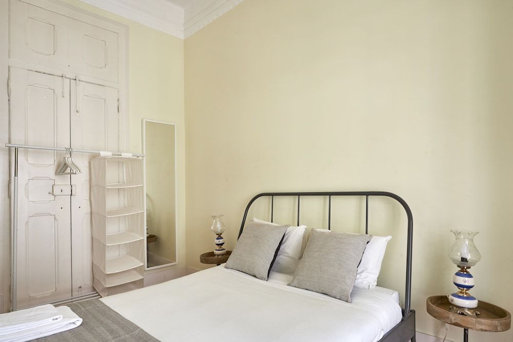 Renovated Spacious Baixa Apartment, By TimeCooler Apartment, 4 Bedrooms 11