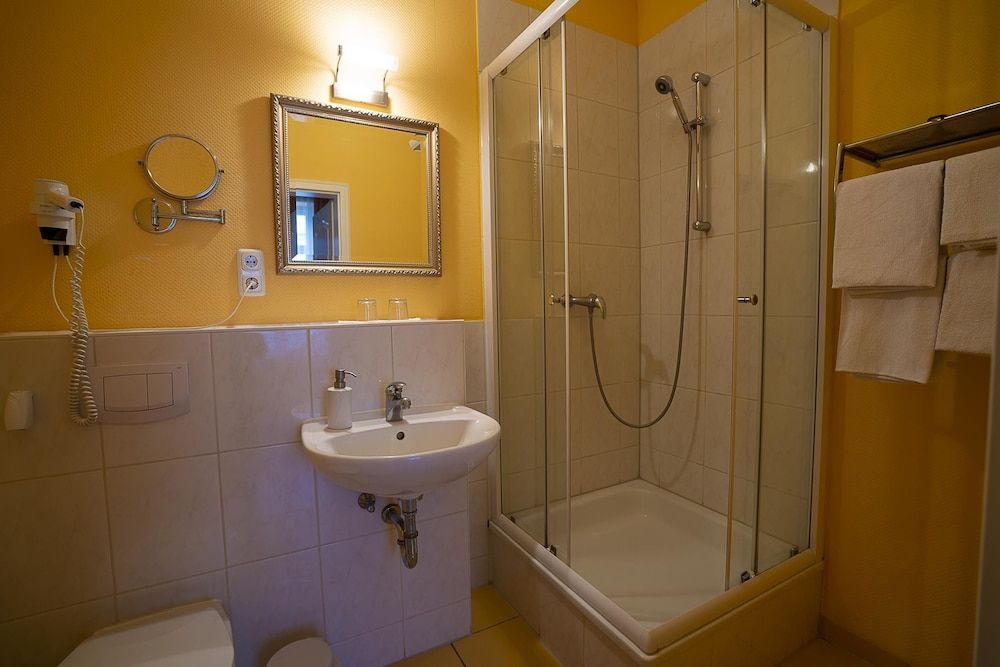 Pension am Dom Standard Suite, Private Bathroom 11