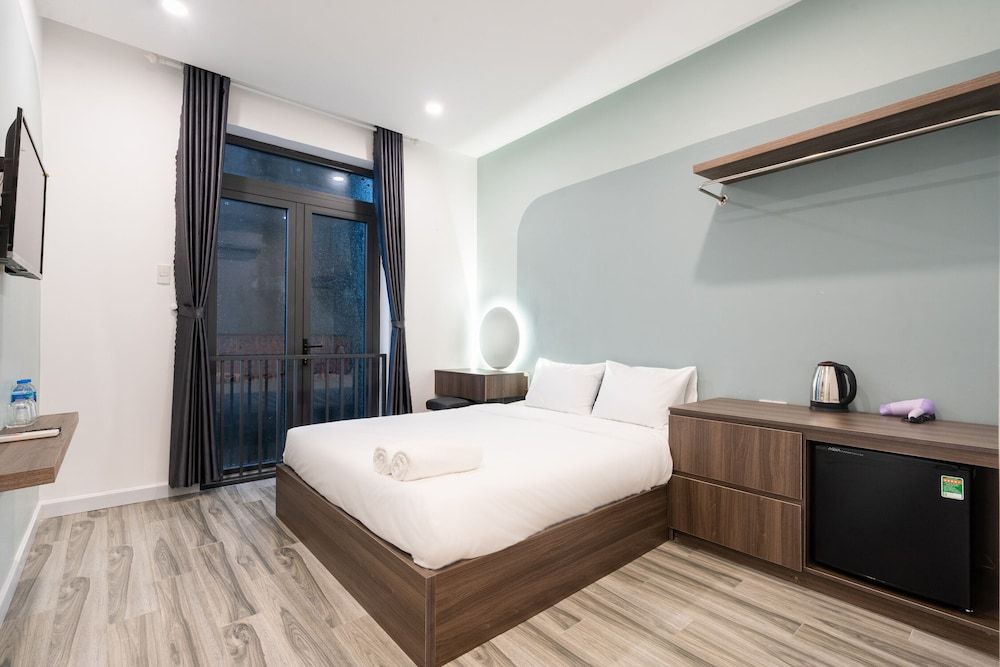 Justay Pink Church Standard Room with City View 2