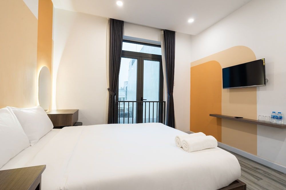 Justay Pink Church Standard Room with City View 7