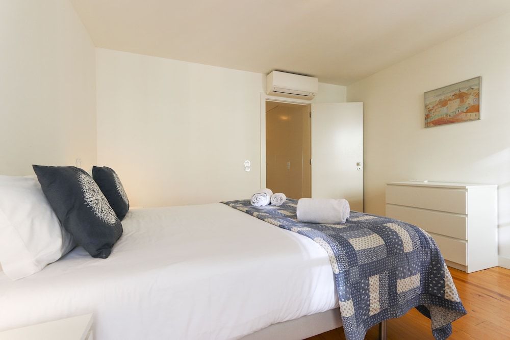 undefined Principe Real T.M. Flat Charming View 4