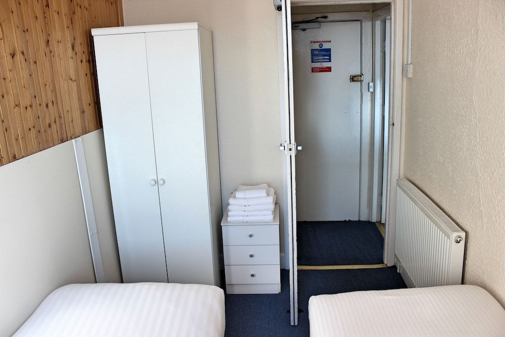 Sandpiper Holiday Apartments Apartment, 1 Bedroom (Apartment 7, Second Floor) 4