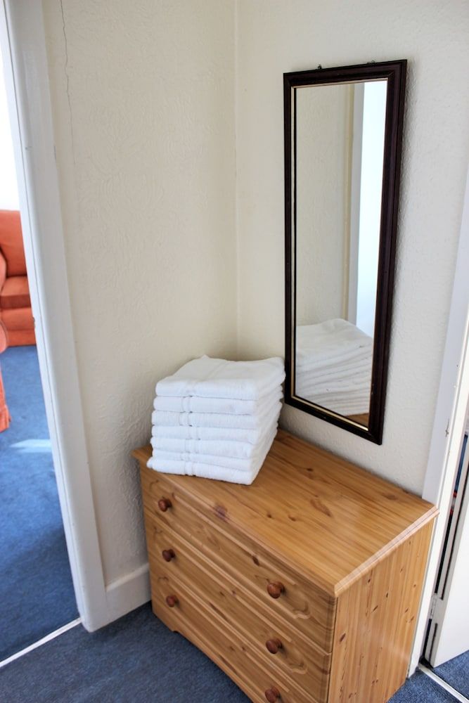 Sandpiper Holiday Apartments Apartment, 2 Bedrooms (Apartment 3, First Floor ) 17