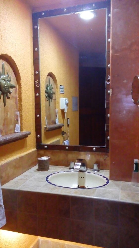 Hotel Real Azteca Traditional Double Room 15
