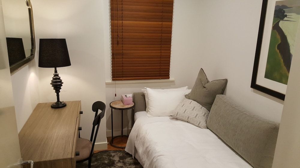 undefined StayCentral - Little Paris (Melbourne CBD) 10