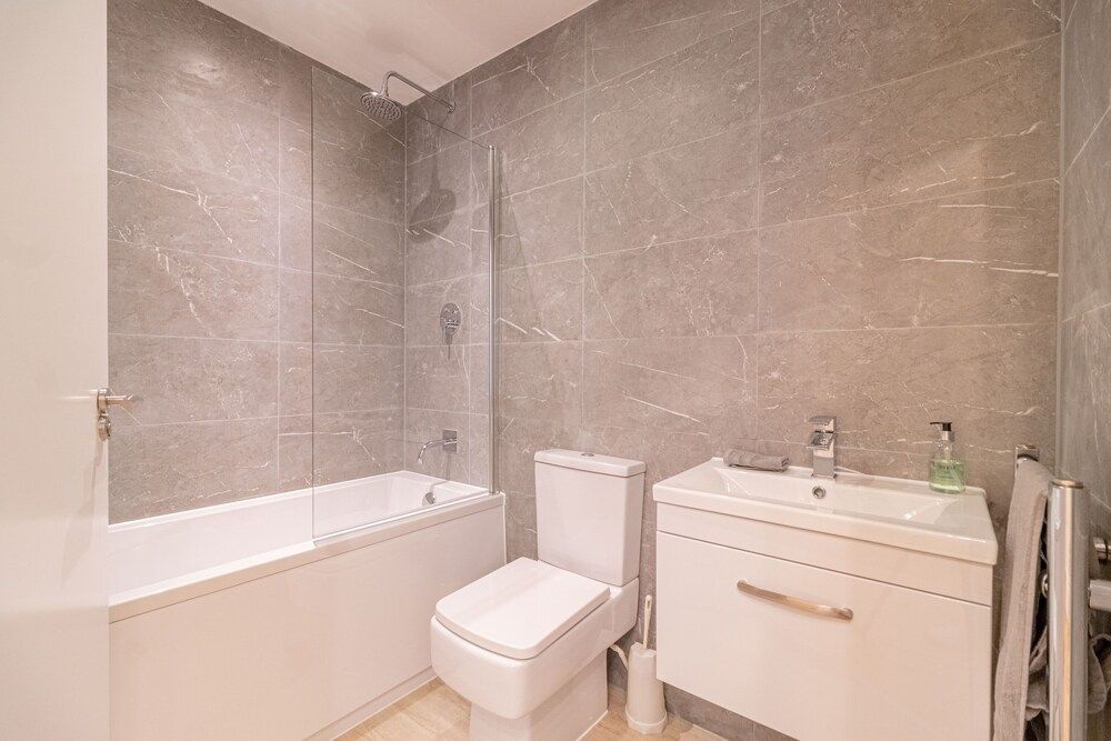 Blythswood 1, 2, 3 Standard Apartment, Ensuite 20