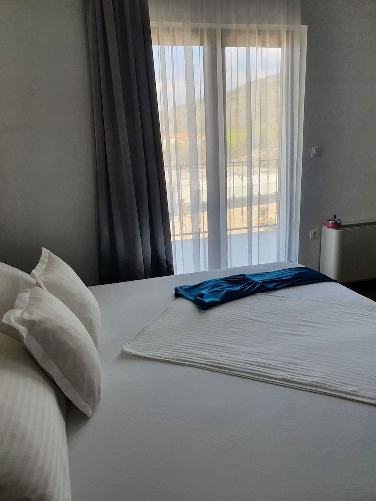 Pansion Preza Family Room, Balcony 3