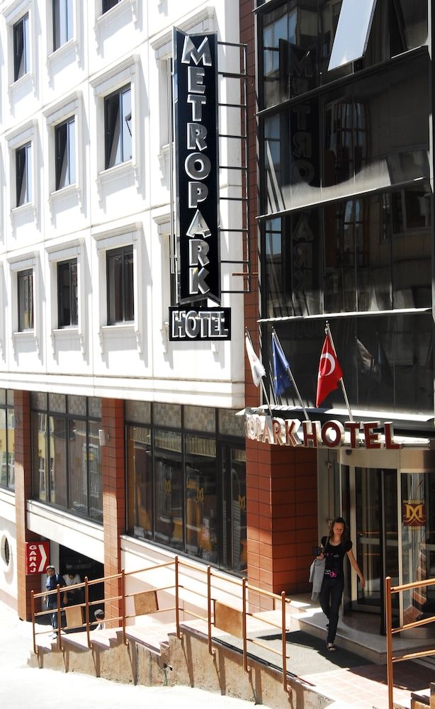 undefined Taksim Metropark Hotel 4