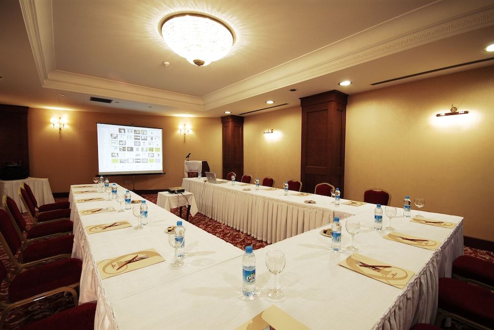 undefined Taksim Metropark Hotel 10