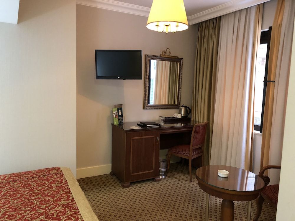 undefined Taksim Metropark Hotel 8