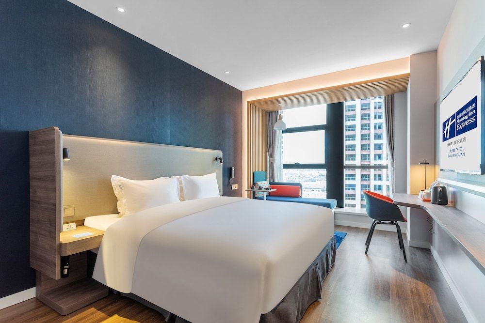 Standard Room, 1 King Bed (Extra Floor Space)