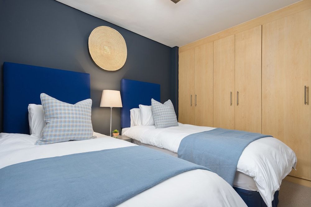 undefined Fountain Suites 1001 10