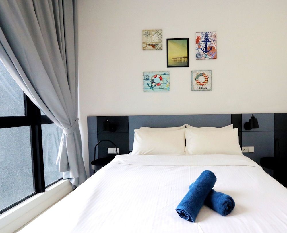 undefined D Pristine Family Suite By Holi