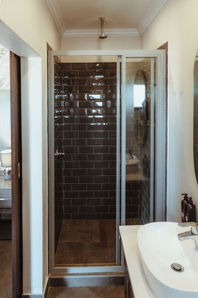 The Feather Hill Boutique Hotel Standard Room 4