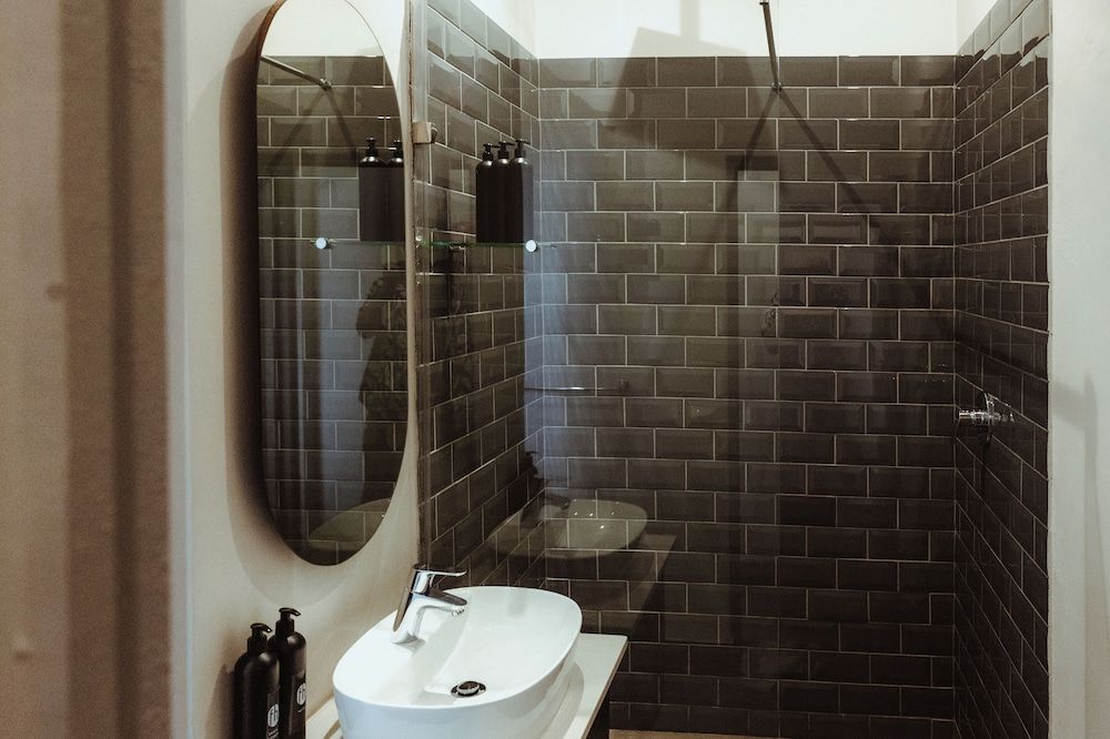 The Feather Hill Boutique Hotel Family Room 5