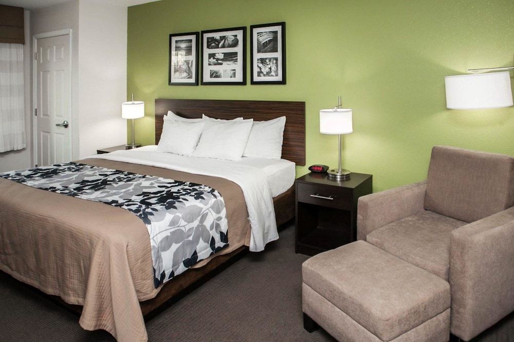 Standard Room, 1 King Bed, Non Smoking