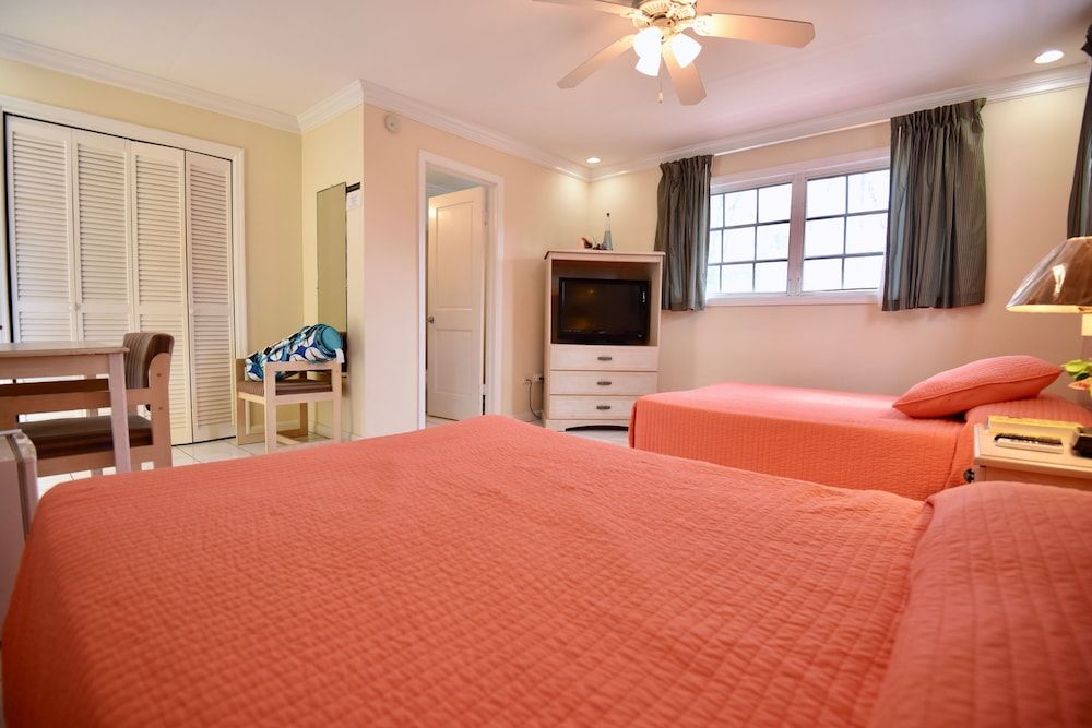 Nathan's Lodge Standard Room, 2 Queen Beds 5