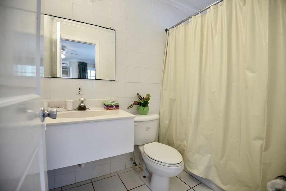 Nathan's Lodge Standard Room, 2 Queen Beds 6