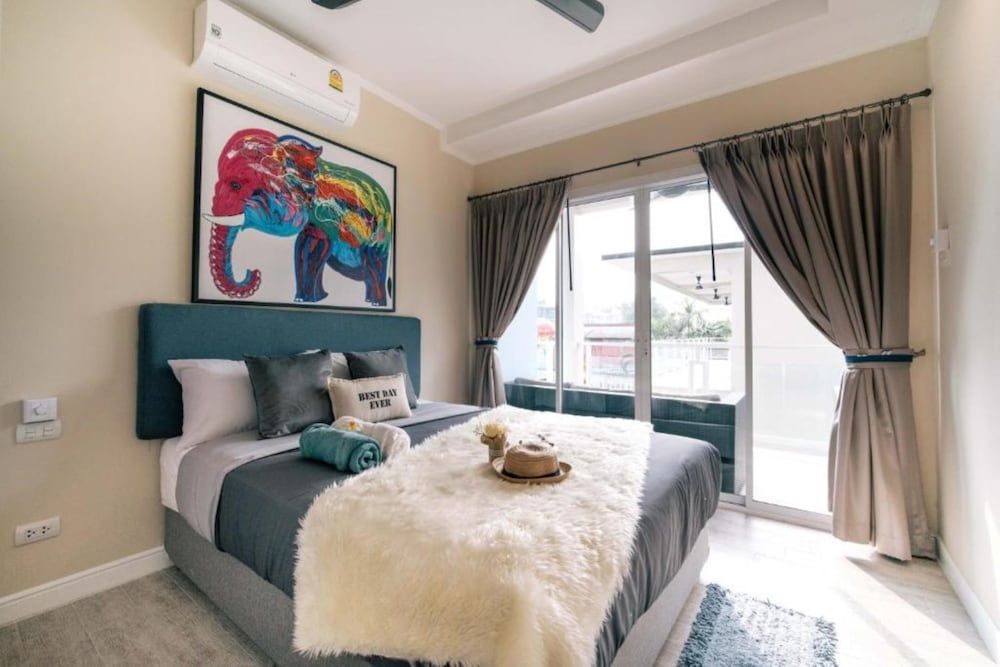 Surf & Sand Resort Family Apartment, Pool View 3