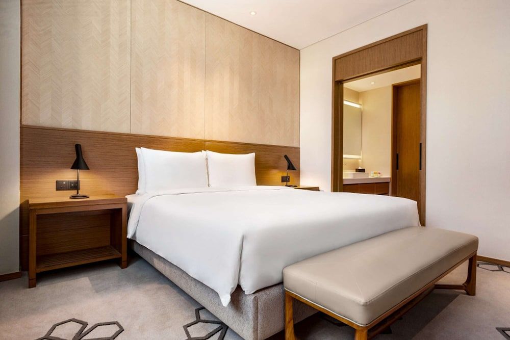 Suite, 1 King Bed with Sofa bed