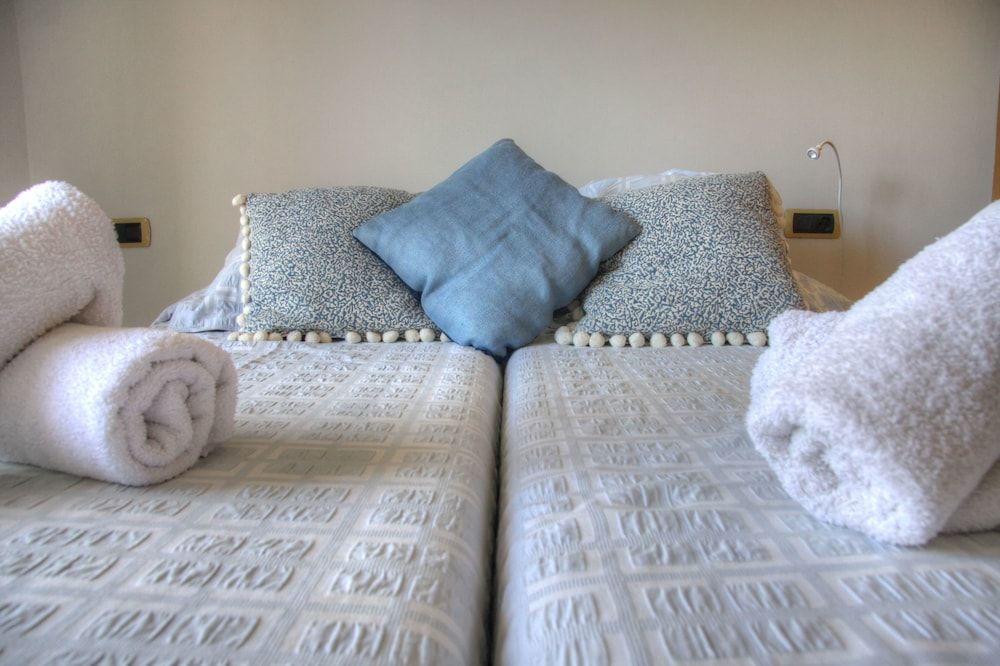 undefined Suitur Barcelona  Olympic 9