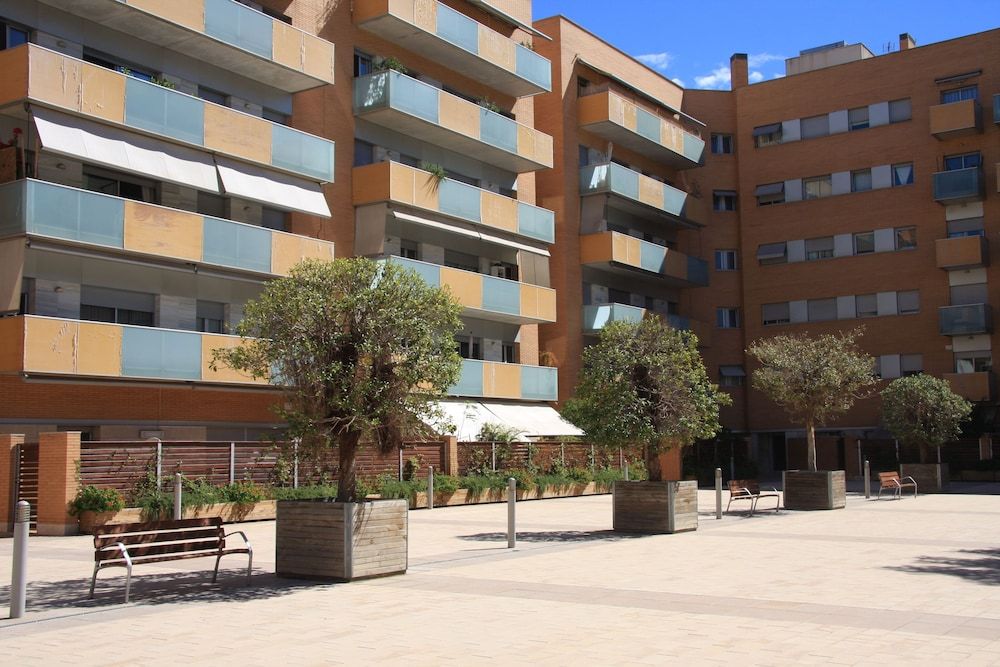 undefined Suitur Barcelona  Olympic 2