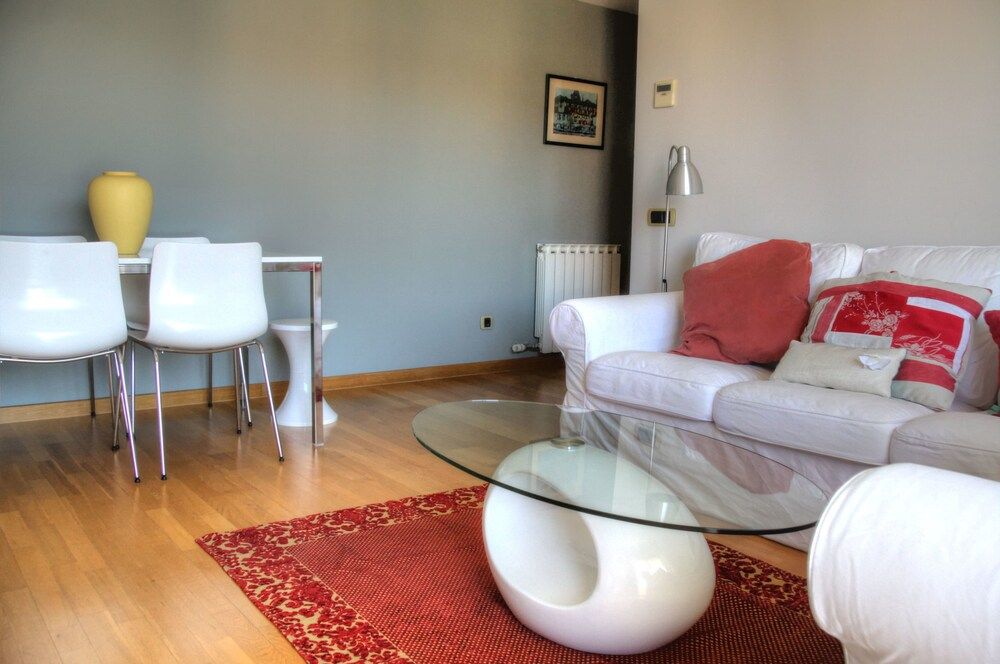Suitur Barcelona  Olympic Apartment, 2 Bedrooms, Balcony 13