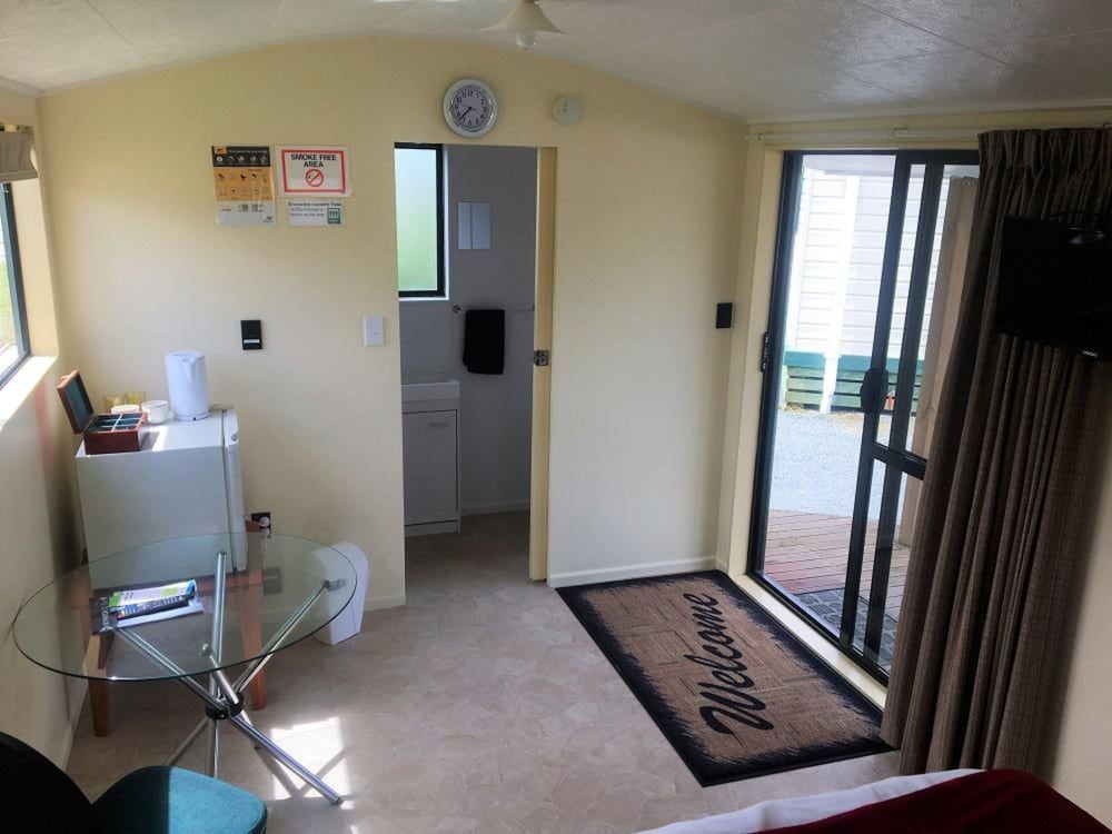 Otorohanga Kiwi Holiday Park Ensuite Unit 7