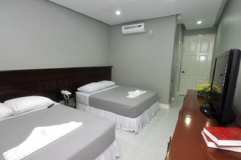 Kapis Mansions Hotel Deluxe Double or Twin Room, Non Smoking, Pool Access 2