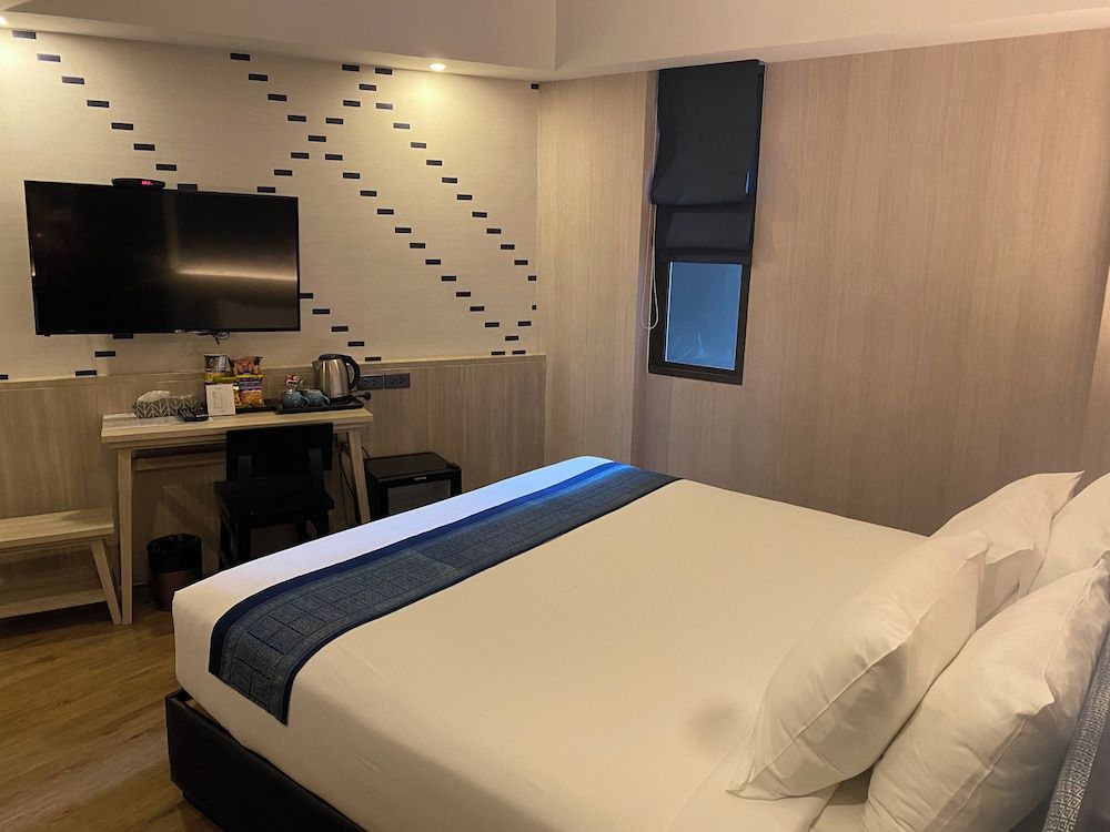 Basic Double Room, 1 King Bed