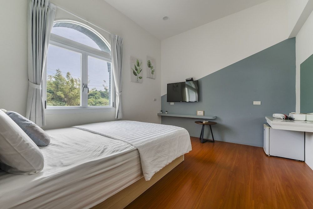 Deluxe Double Room with Shower