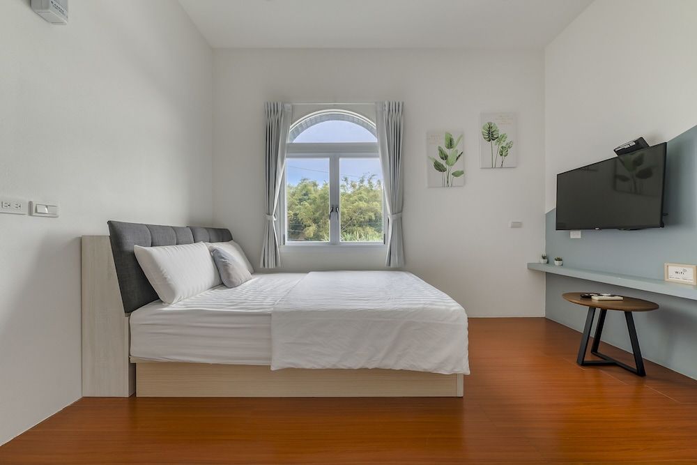 Deluxe Double Room with Shower