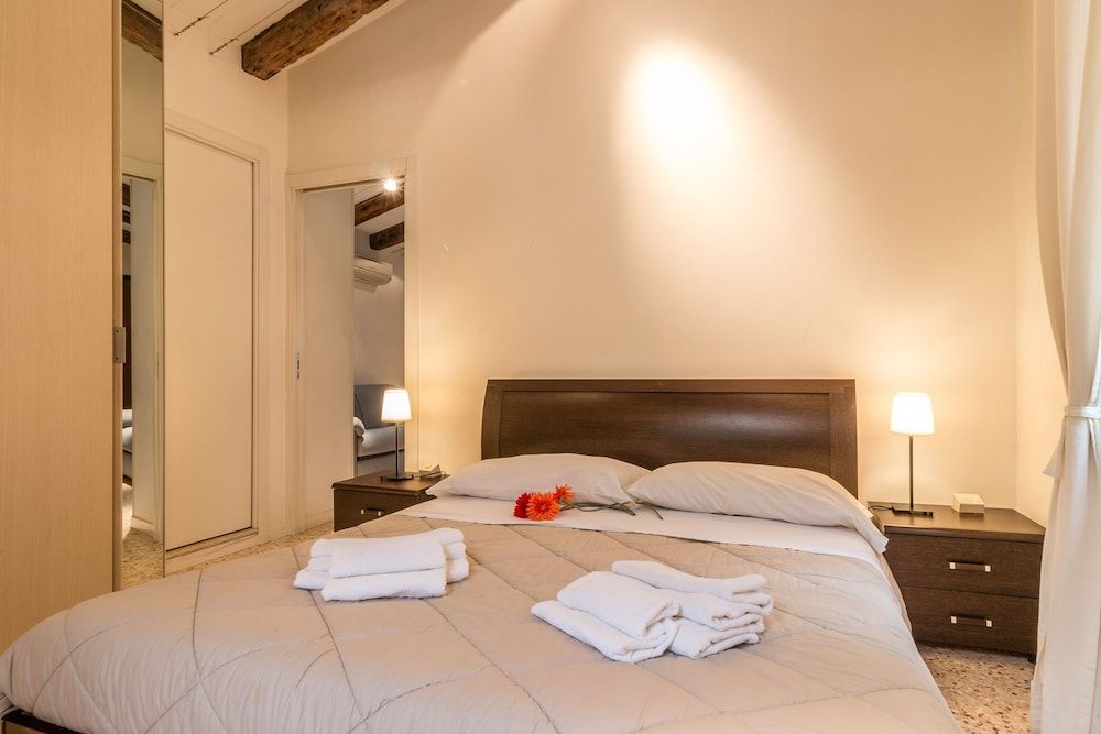 Corderie de la Tana Biennale Exhibition Apartment, 1 Bedroom 5