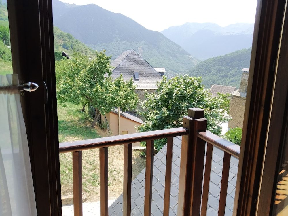 Hotelet de Betlan Standard Double Room, Balcony, Mountain View 3