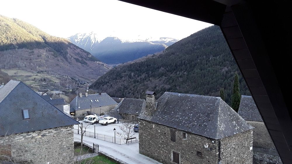 Hotelet de Betlan Exclusive Quadruple Room, Mountain View 6