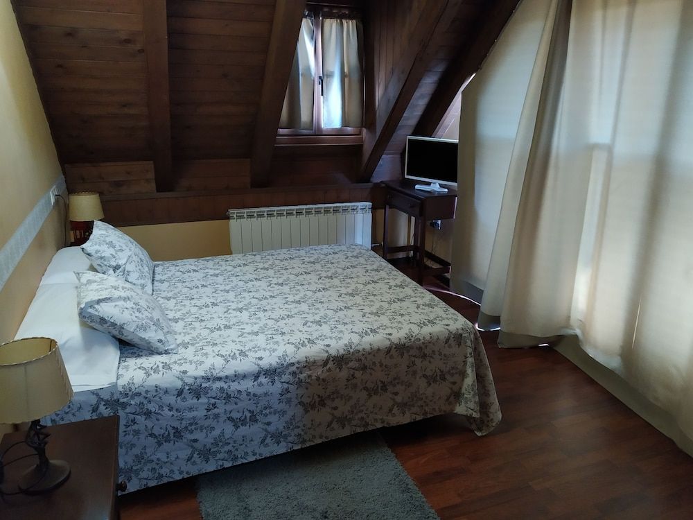 Hotelet de Betlan Standard Double Room, Balcony, Mountain View 2