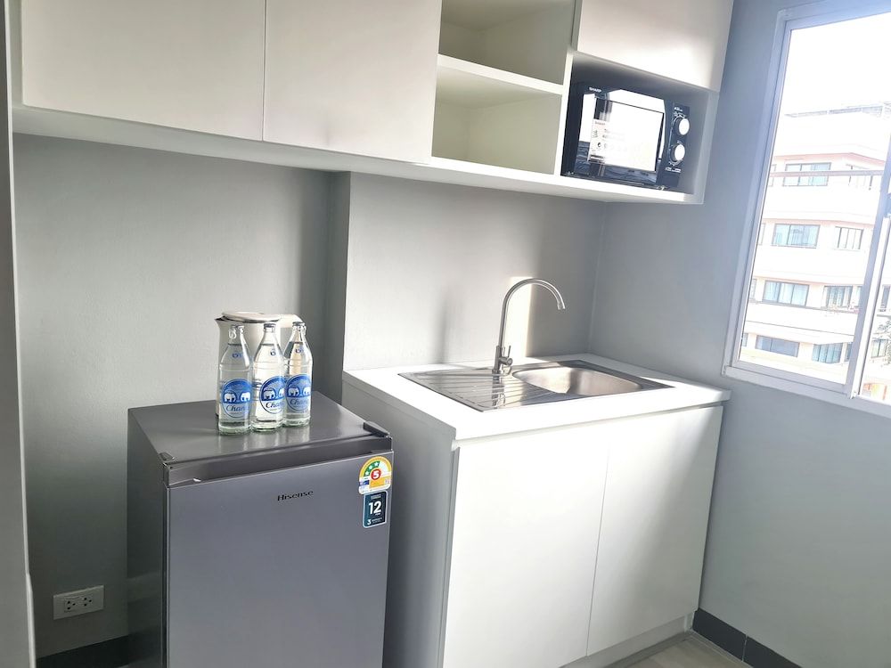 Fullroom 77 Srinakarin Comfort Triple Room 8