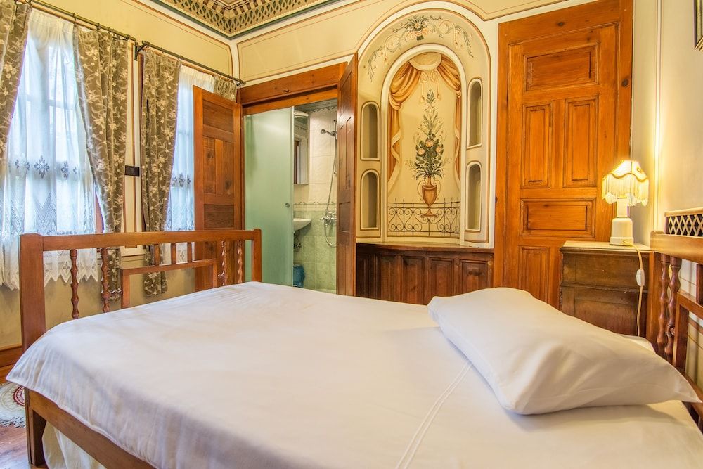 Old Legends Antique Single Room, Garden View 5