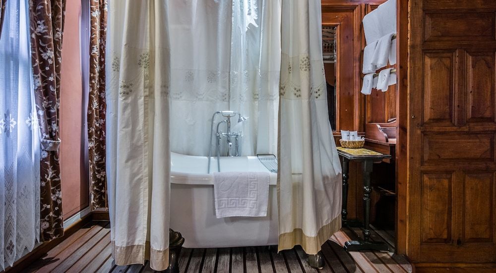 Old Legends Antique Room with ancient bathtub 8