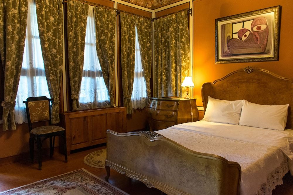 Old Legends Antique Double Room, City View, Garden Area 6